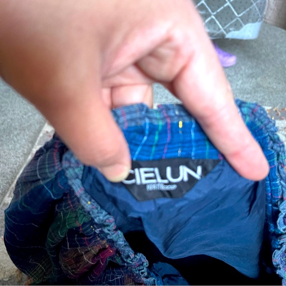 BEAUTIFUL WATERFALL SKIRT WITH GOLD THREAD ACCENT - Picture 3 of 7